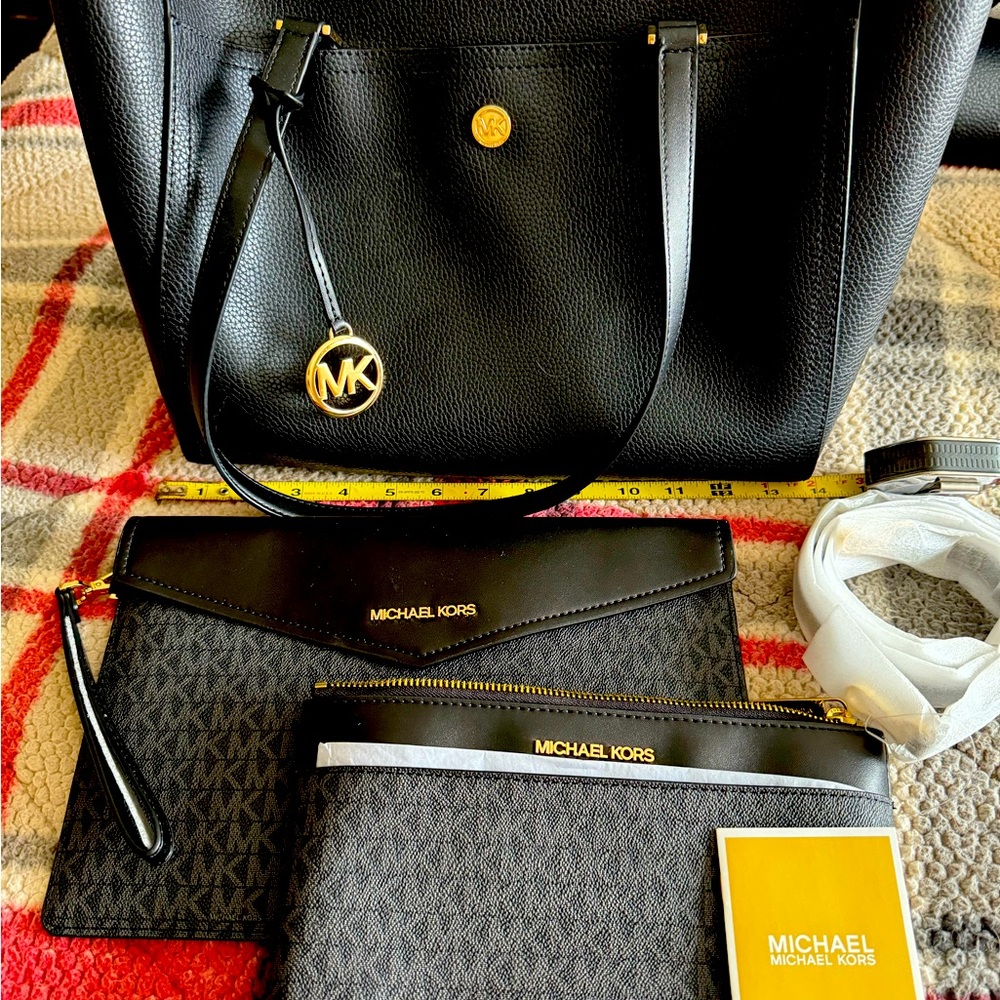 Large Michael Kors Set